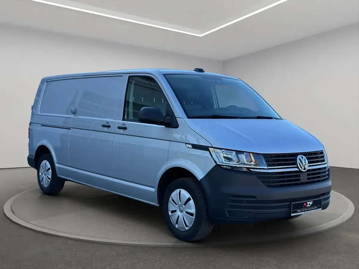 Gebraucht VW Transporter 150 PS (110 kW) 2023 Silber Van
