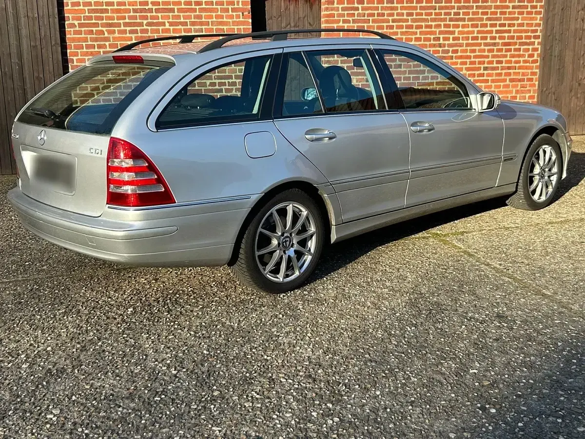 Gebraucht Mercedes C220 Elegance 150 PS (110 kW) 2005 Silber Kombi