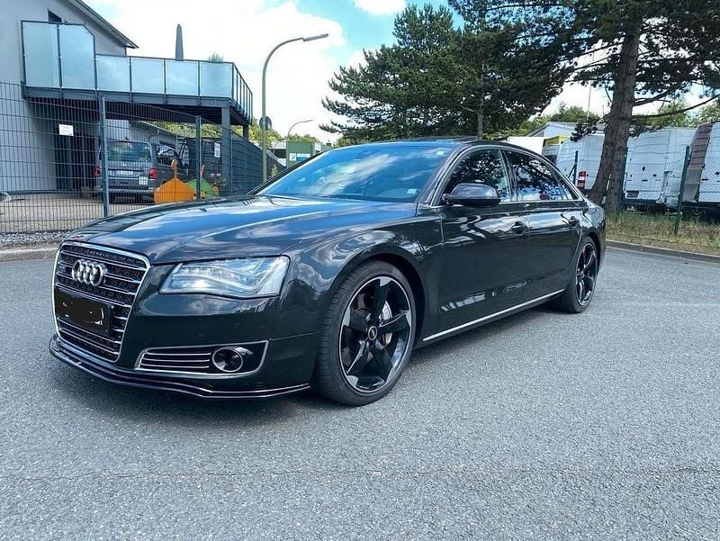 Schwarz Gebraucht 2011 Audi A8L Ambiente Limousine | 19.000 € (Etwas zu teuer) - Bild 1/4