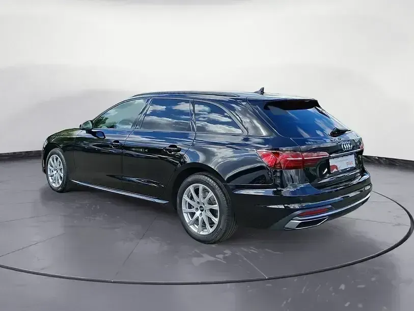 Gebraucht Audi A4 Advanced 204 PS (150 kW) 2022 Brillantschwarz Kombi