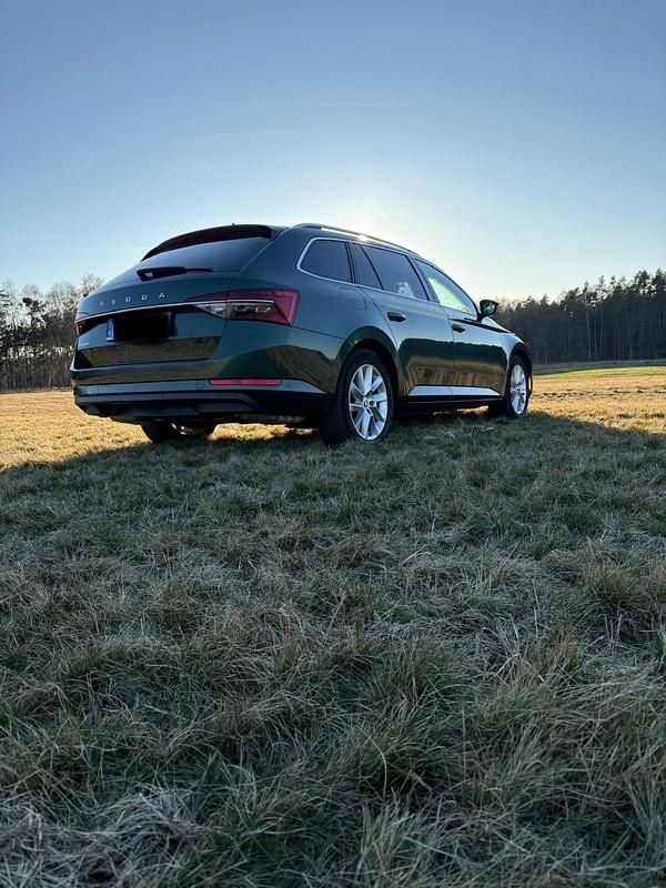 Gebraucht Skoda Superb 190 PS (139 kW) 2020 Grün Kombi