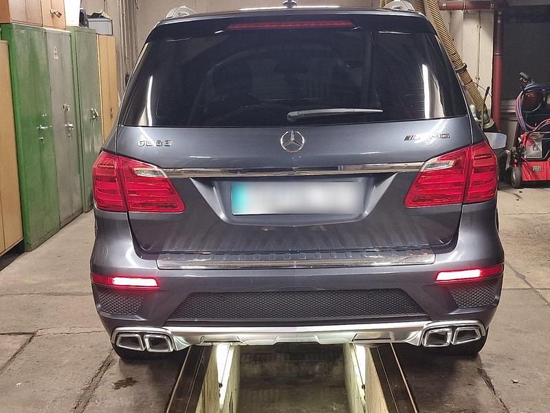 Gebraucht Mercedes GL350 258 PS (189 kW) 2013 Grau SUV