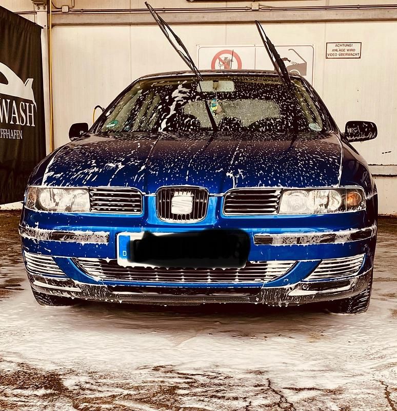 Blau Gebraucht 2000 Seat Leon Limousine | 500 € (Fairer Preis) - Bild 1/4