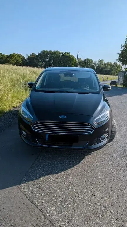 Gebraucht Ford S-MAX Titanium 179 PS (131 kW) 2017 Schwarz Van / Kleinbus