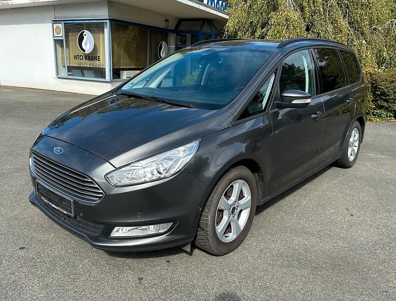 Grau Gebraucht 2016 Ford Galaxy Business Edition Van / Kleinbus | 10.350 € (Fairer Preis) - Bild 1/4