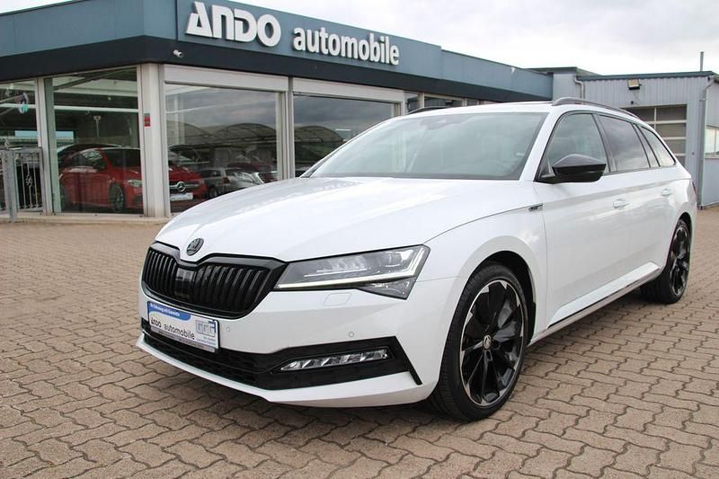 Weiß Gebraucht 2021 Skoda Superb SportLine Kombi | 23.500 € (Fairer Preis) - Bild 1/4