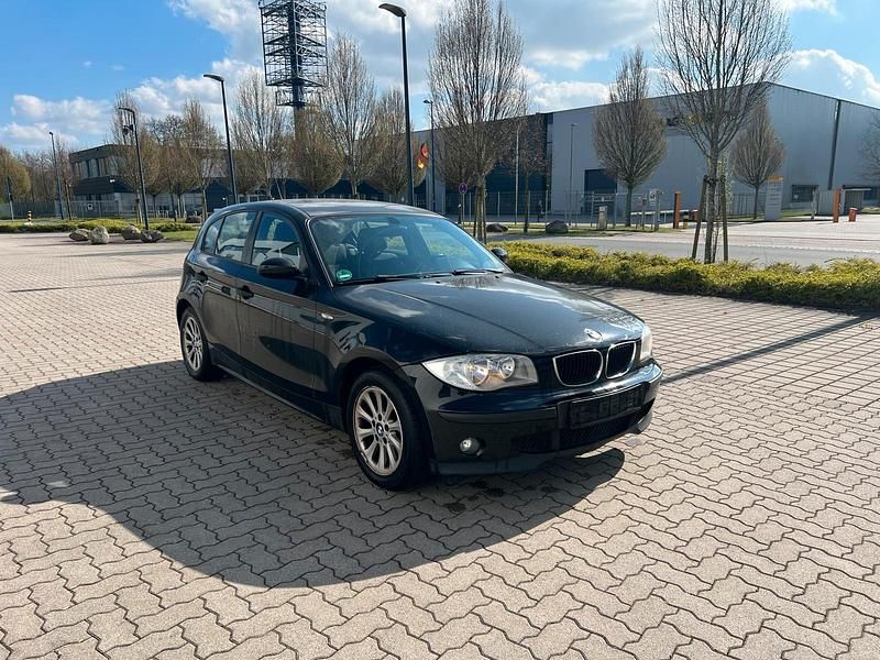 Gebraucht BMW 118 122 PS (89 kW) 2006 Schwarz Kleinwagen
