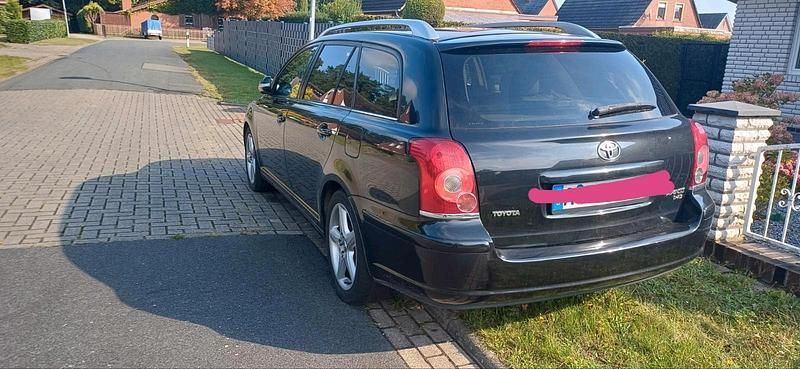 Schwarz Gebraucht 2007 Toyota Avensis Executive Kombi | 1.950 € (Guter Preis) - Bild 1/4