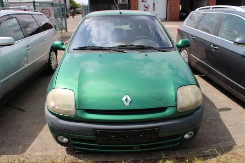 Gebraucht Renault Clio II 90 PS (66 kW) 1999 Grün Kleinwagen