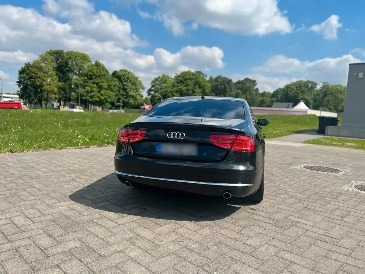 Gebraucht Audi A8 273 PS (200 kW) 2010 Schwarz Limousine