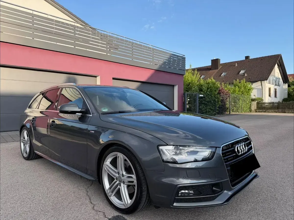 Gebraucht Audi A4 S-Line 177 PS (130 kW) 2013 Grau Kombi
