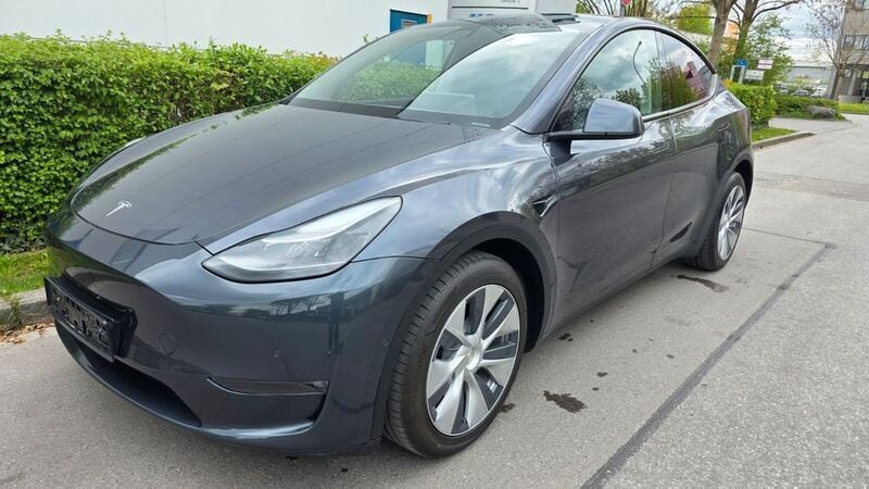 Grau Gebraucht 2021 Tesla Model Y Long Range SUV | 35.900 € (Fairer Preis) - Bild 1/4
