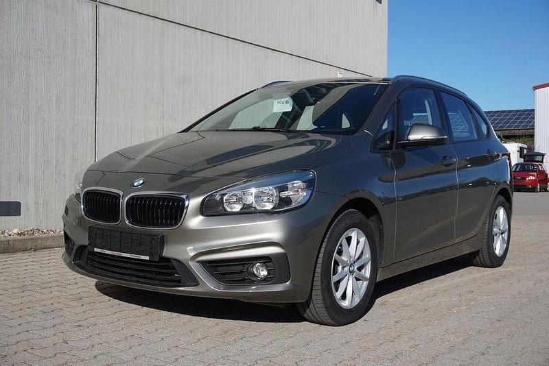 Gebraucht BMW 218 136 PS (100 kW) 2016 Platinsilber metallic Van / Kleinbus