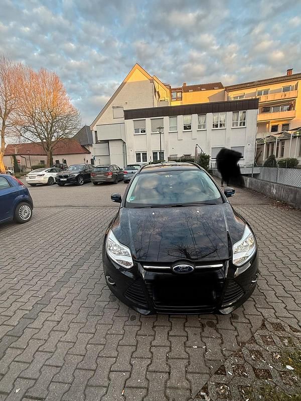 Gebraucht Ford Focus 116 PS (85 kW) 2012 Schwarz Kombi