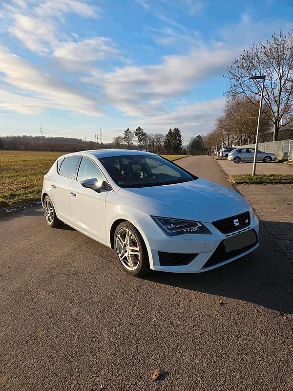 Gebraucht Seat Leon Cupra 265 265 PS (194 kW) 2015 Weiß Limousine