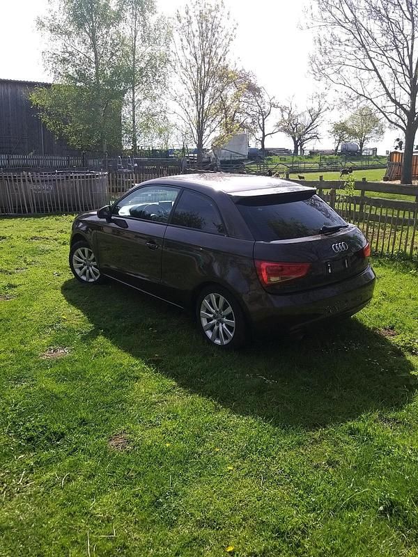 Gebraucht Audi A1 Sportback 85 PS (62 kW) 2013 Braun Kleinwagen