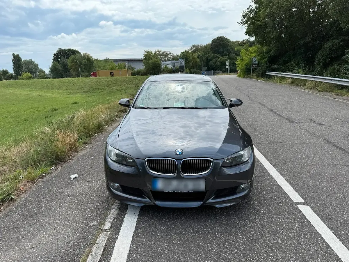Gebraucht BMW 330 272 PS (200 kW) 2009 Grau Coupé