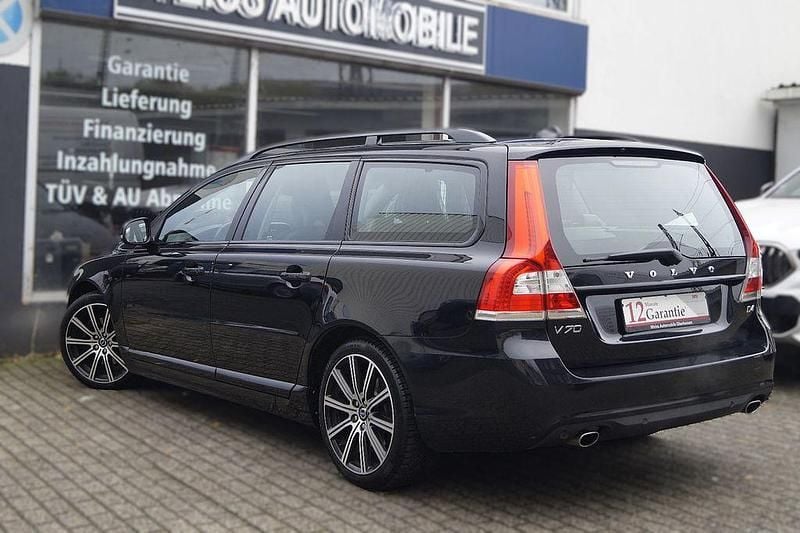 Gebraucht Volvo V70 Momentum 181 PS (133 kW) 2015 Schwarz Kombi