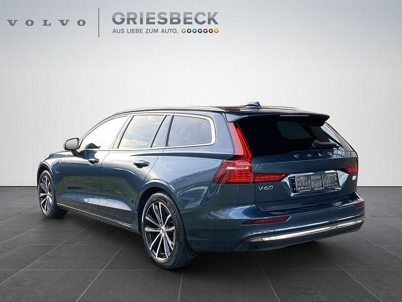 Gebraucht Volvo V60 Core 455 PS (334 kW) 2022 Blau Kombi