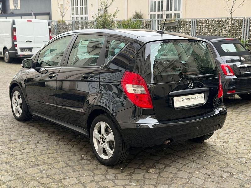 Gebraucht Mercedes A160 95 PS (69 kW) 2010 Schwarz Limousine