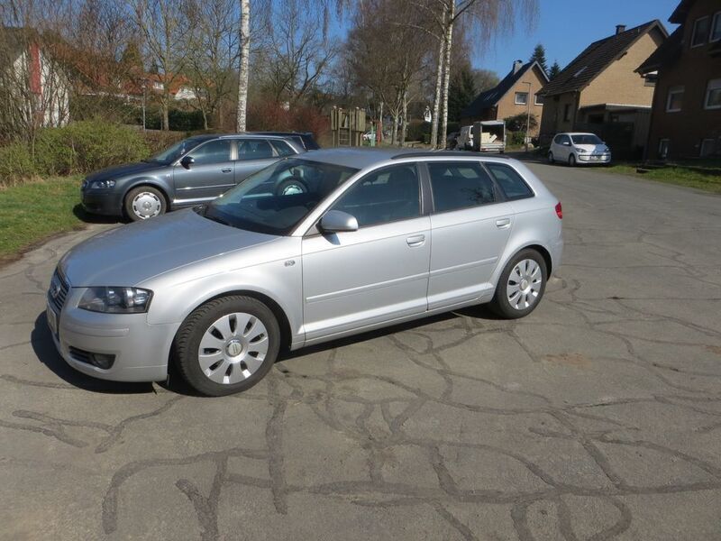 Silber Gebraucht 2008 Audi A3 Sportback Attraction Limousine | 4.400 € (Etwas zu teuer) - Bild 1/4