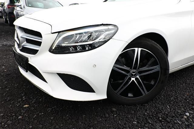 Gebraucht Mercedes C200 Avantgarde 184 PS (135 kW) 2020 Polar white polar white Limousine