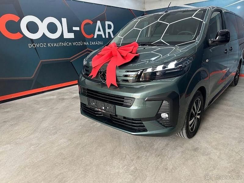 Grün Gebraucht 2025 Peugeot Traveller Active Van / Kleinbus | 42.000 € (Guter Preis) - Bild 1/4