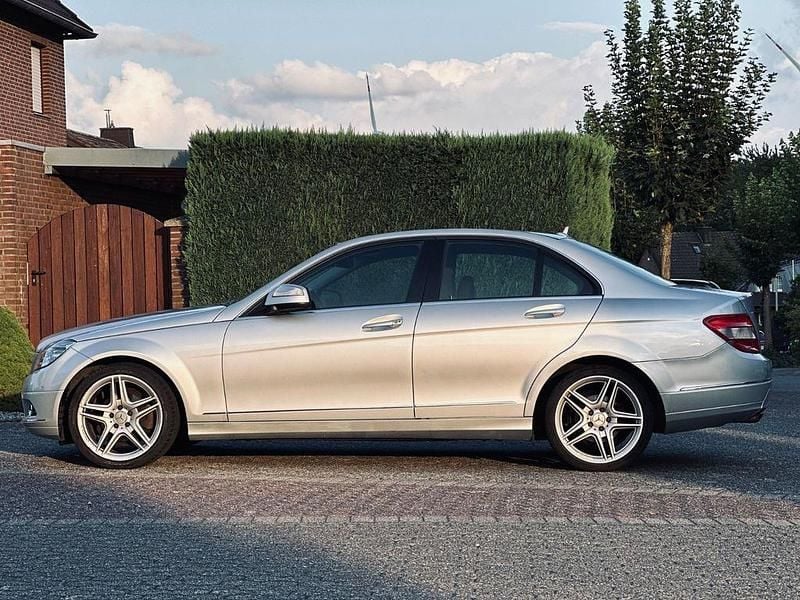 Gebraucht Mercedes C180 156 PS (114 kW) 2008 Silber Limousine