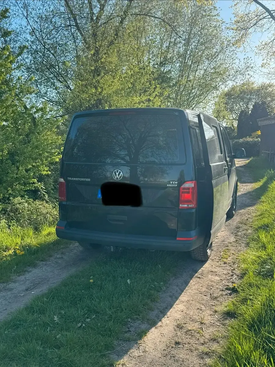 Gebraucht VW Transporter 101 PS (74 kW) 2016 Schwarz Van