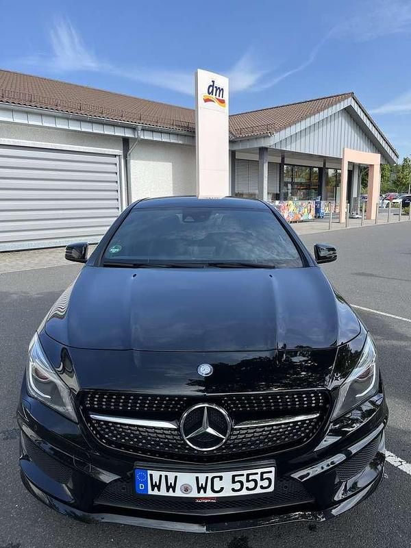 Gebraucht 2015 Mercedes CLA220 Shooting Brake AMG line Kombi | 16.500 € (Teuer) - Bild 1/4