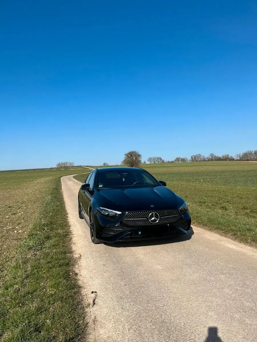 Gebraucht Mercedes A200 AMG line 163 PS (119 kW) 2024 Schwarz Limousine