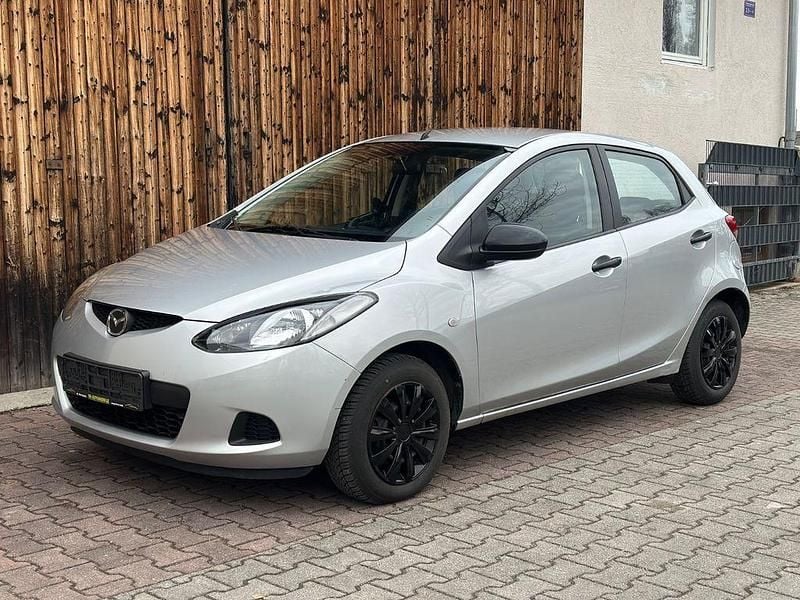 Usado Mazda 2 Impuls 75 HP (55 kW) 2008 Prateado Citadino