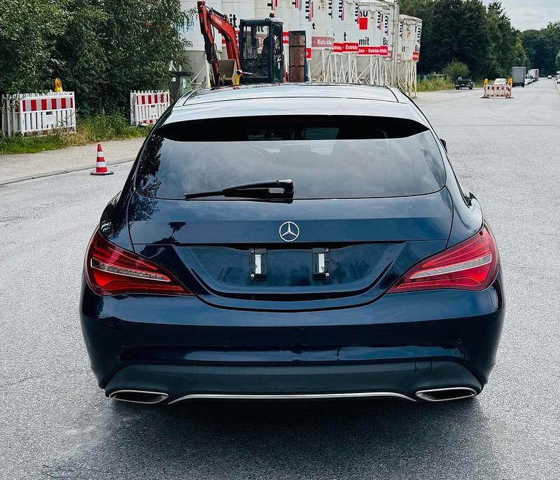 Gebraucht Mercedes CLA220 177 PS (130 kW) 2016 Blau Limousine