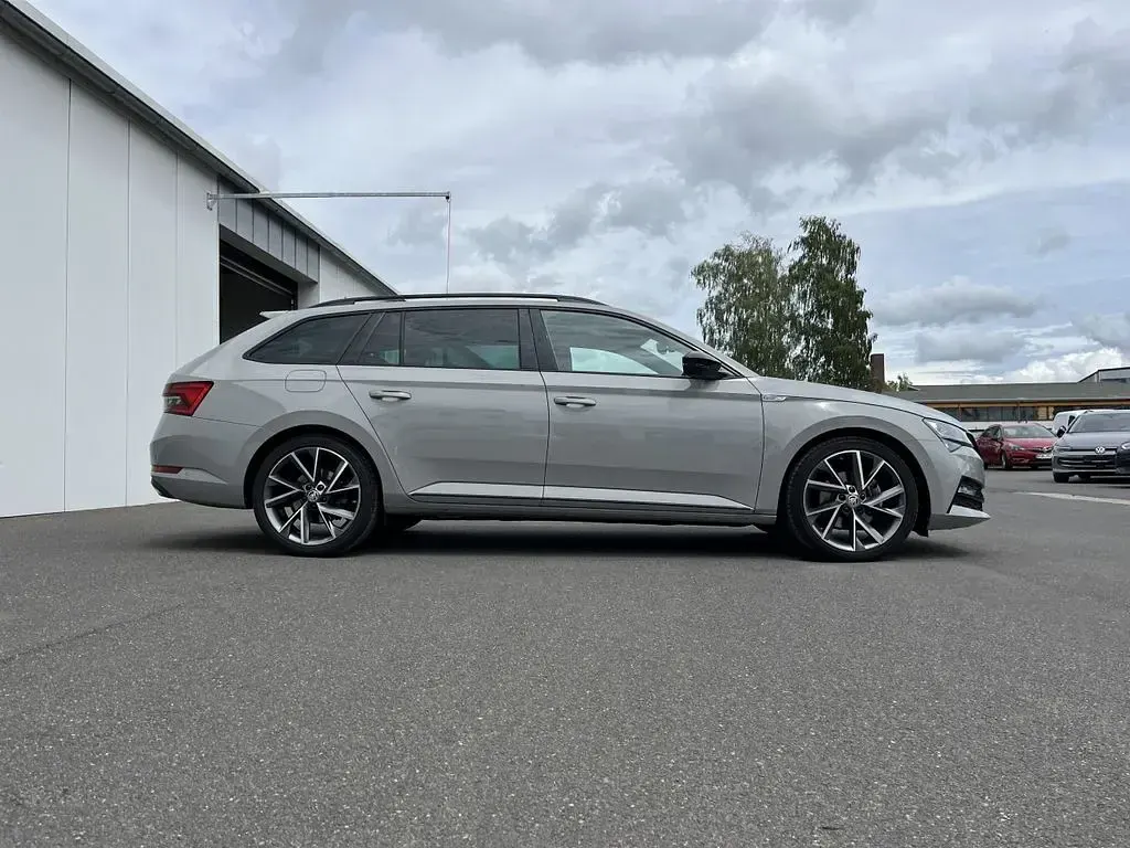Gebraucht Skoda Superb SportLine 200 PS (147 kW) 2022 Steelgrau Kombi