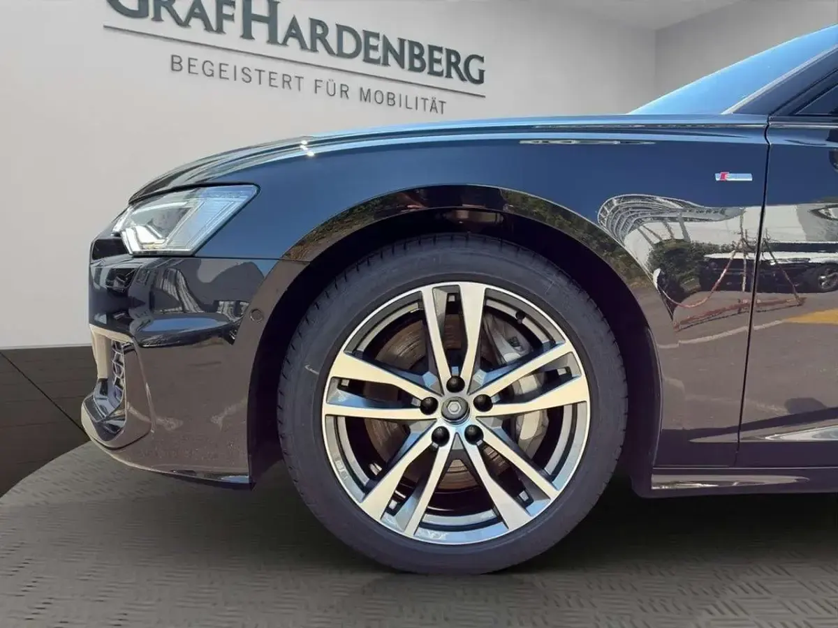 Gebraucht Audi A6 Design 299 PS (219 kW) 2025 Mythosschwarz metallic Kombi