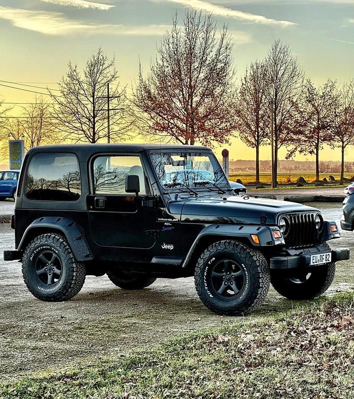 Schwarz Gebraucht 1998 Jeep Wrangler SUV | 16.000 € (Fairer Preis) - Bild 1/2