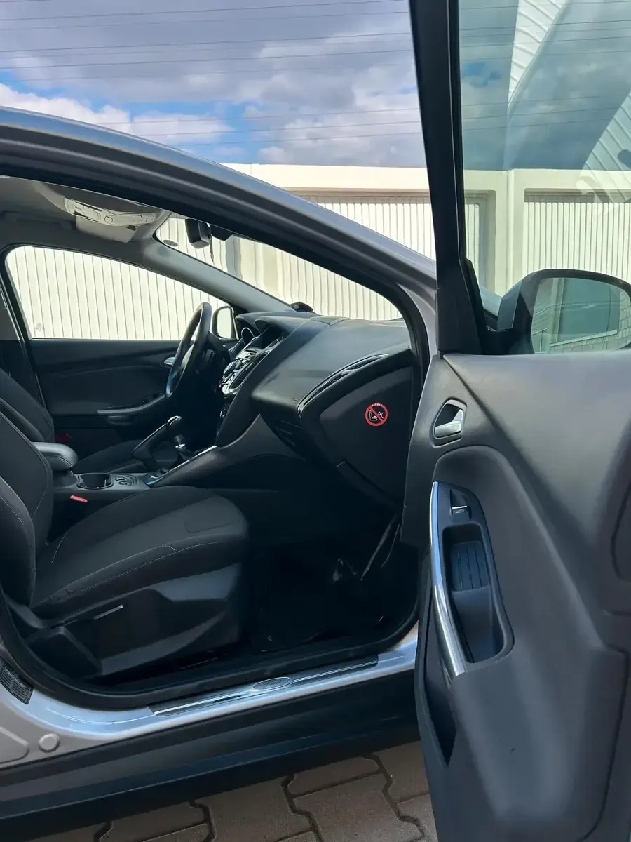 Gebraucht Ford Focus 125 PS (91 kW) 2012 Silber Limousine