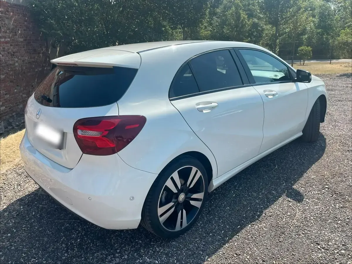 Gebraucht Mercedes A180 Style 122 PS (89 kW) 2016 Weiß Kleinwagen