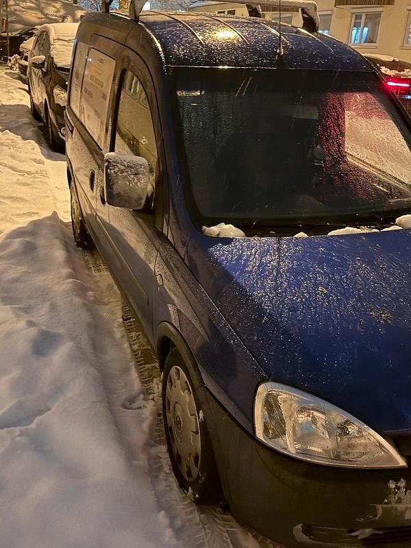 Usata Opel Combo 90 CV (66 kW) 2006 Blu Monovolume