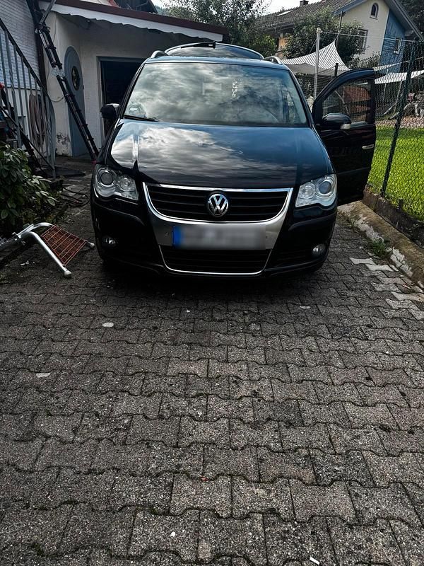 Schwarz Gebraucht 2009 VW Touran Cross Van / Kleinbus | 6.500 € (Fairer Preis) - Bild 1/4
