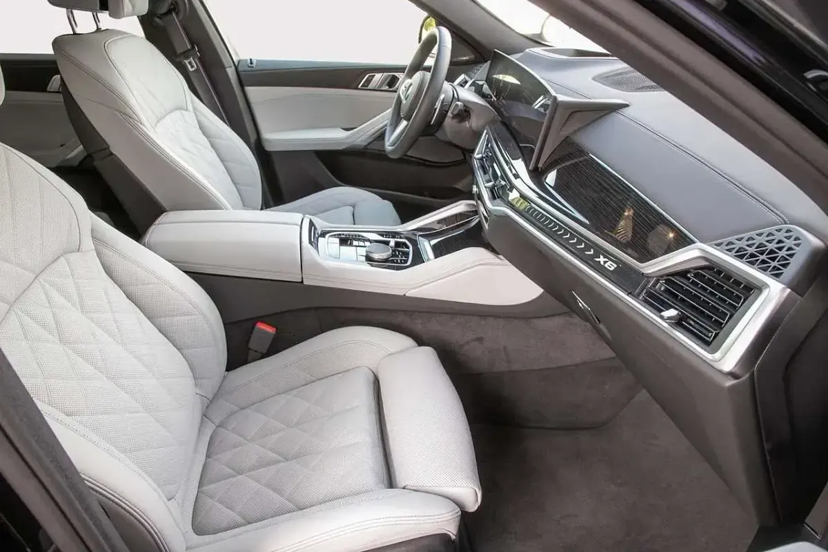 Gebraucht BMW X6 M Sport 298 PS (219 kW) 2025 Black sapphire SUV