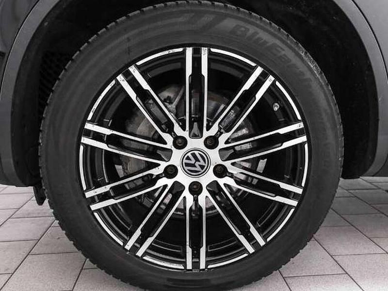 Gebraucht VW Touareg Basis 340 PS (250 kW) 2015 Schwarz SUV