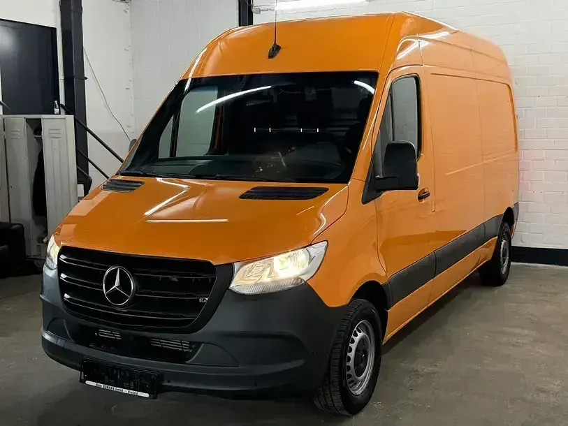 Gebraucht Mercedes Sprinter 114 PS (83 kW) 2021 Orange Van