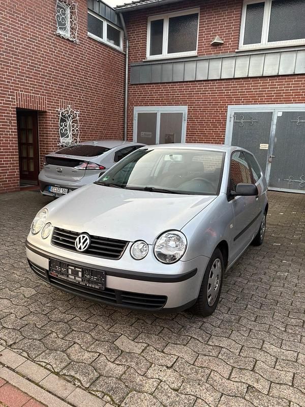 Gebraucht VW Polo 63 PS (46 kW) 2003 Silber Kleinwagen