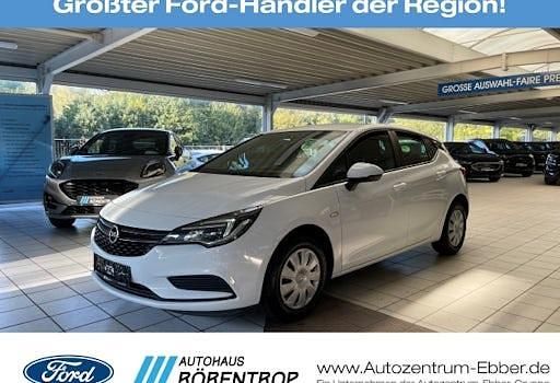 Gebraucht Opel Astra Selection 110 PS (80 kW) 2017 Weiß Limousine