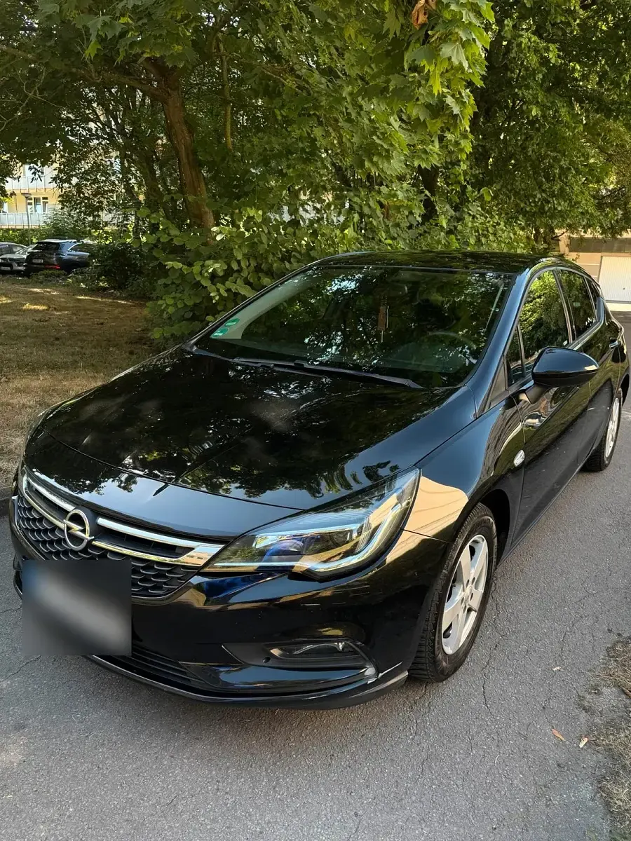 Gebraucht Opel Astra Innovation 105 PS (77 kW) 2017 Schwarz Limousine