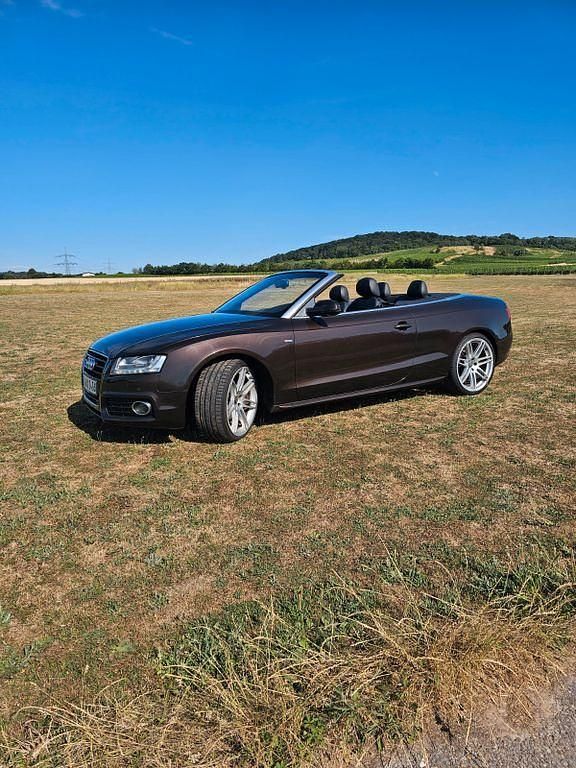 Braun Gebraucht 2009 Audi A5 Cabriolet S-Line Cabrio | 11.999 € (Etwas zu teuer) - Bild 1/4