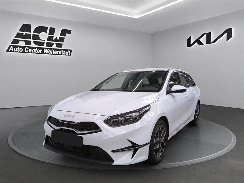 Weiß Gebraucht 2024 Kia Ceed Sportswagon Spirit Kombi | 24.876 € (Guter Preis) - Bild 1/4