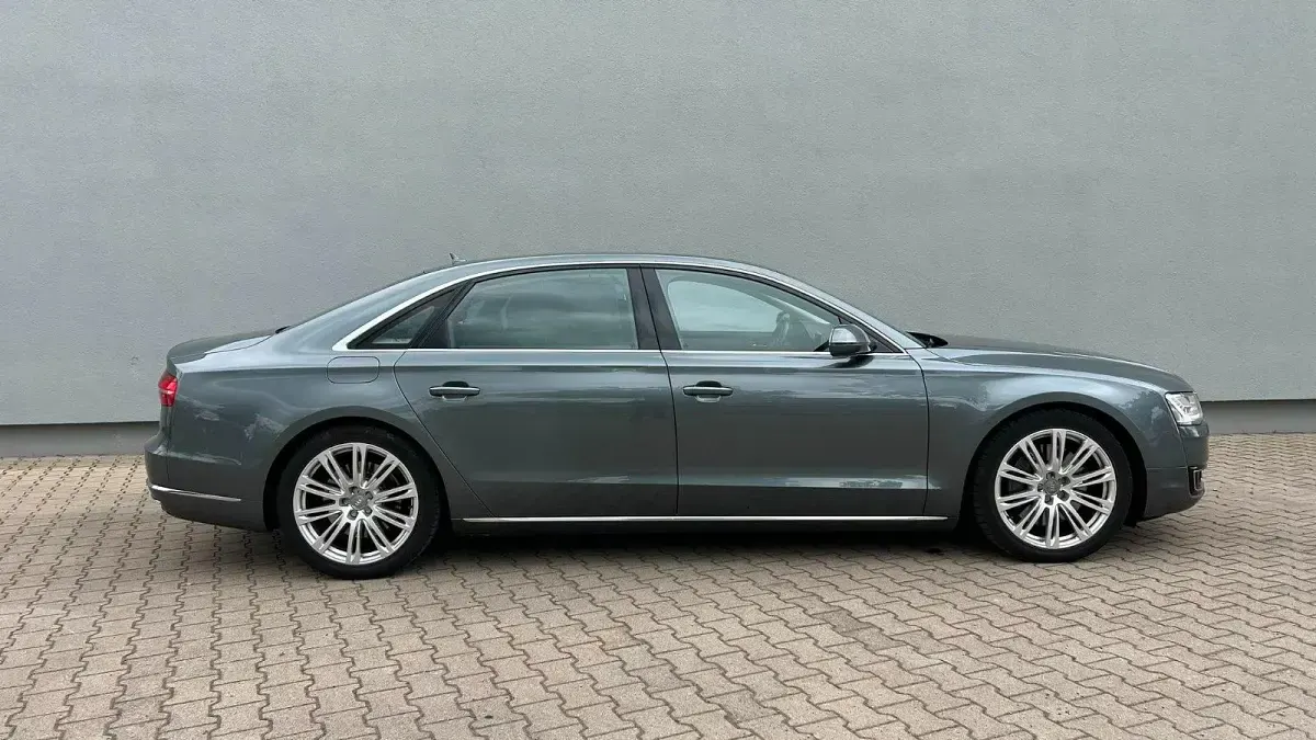 Gebraucht Audi A8L Design 385 PS (283 kW) 2015 Silber Limousine