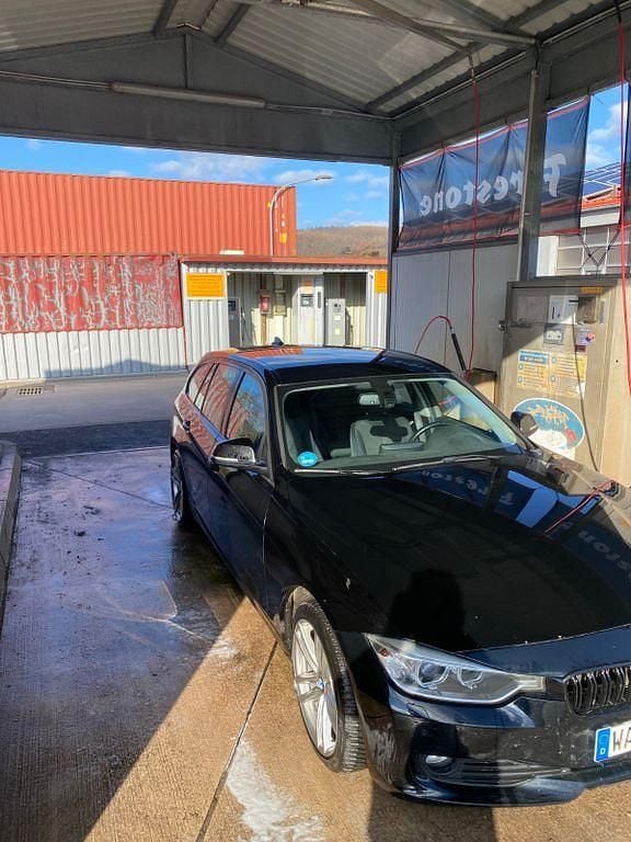 Gebraucht BMW 320 180 PS (132 kW) 2014 Schwarz Kombi